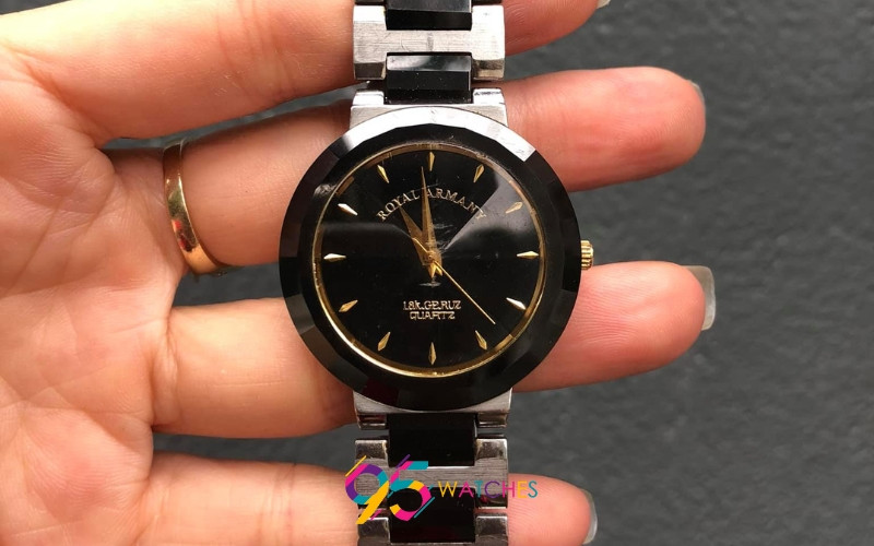 Đồng hồ Armani Royal: Có nên mua dòng này?