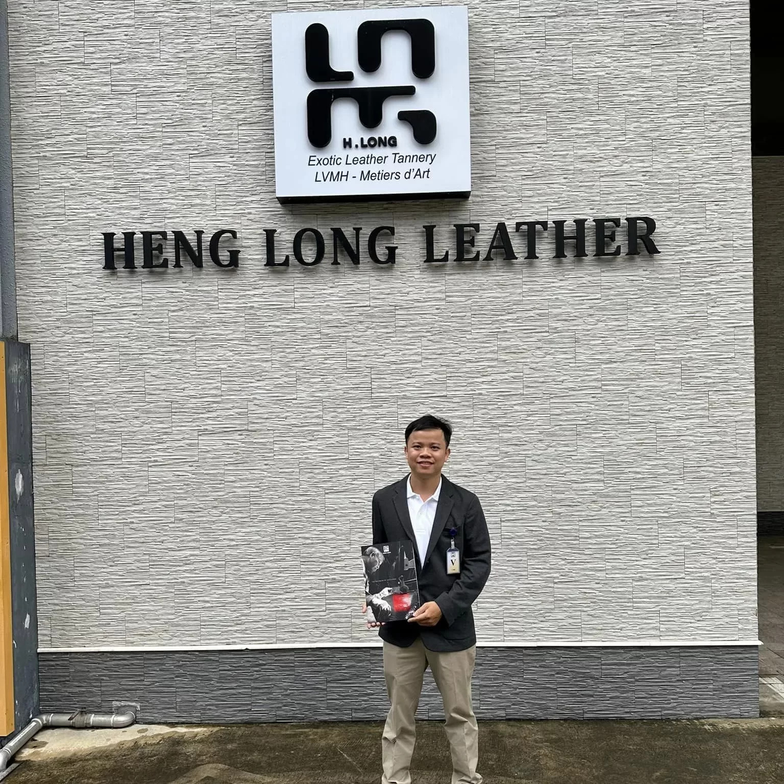 Da thuộc Heng Long (LVMH) được sử dụng cho dây đồng hồ Orient Sun and Moon