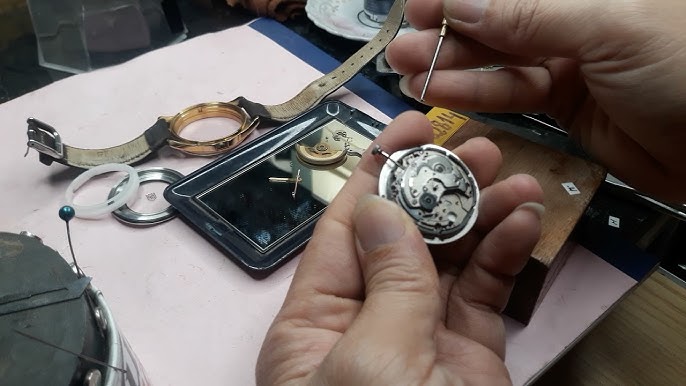 Đồng Hồ Cơ Bị Kẹt Cót: Nguyên Nhân, Dấu Hiệu và Cách Khắc Phục Hiệu Quả