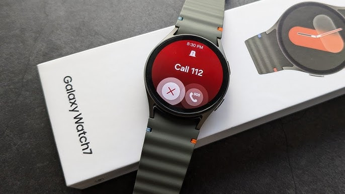 Thực hiện và nhận cuộc gọi trực tiếp từ cổ tay khi sử dụng đồng hồ thông minh Samsung Galaxy Watch7.