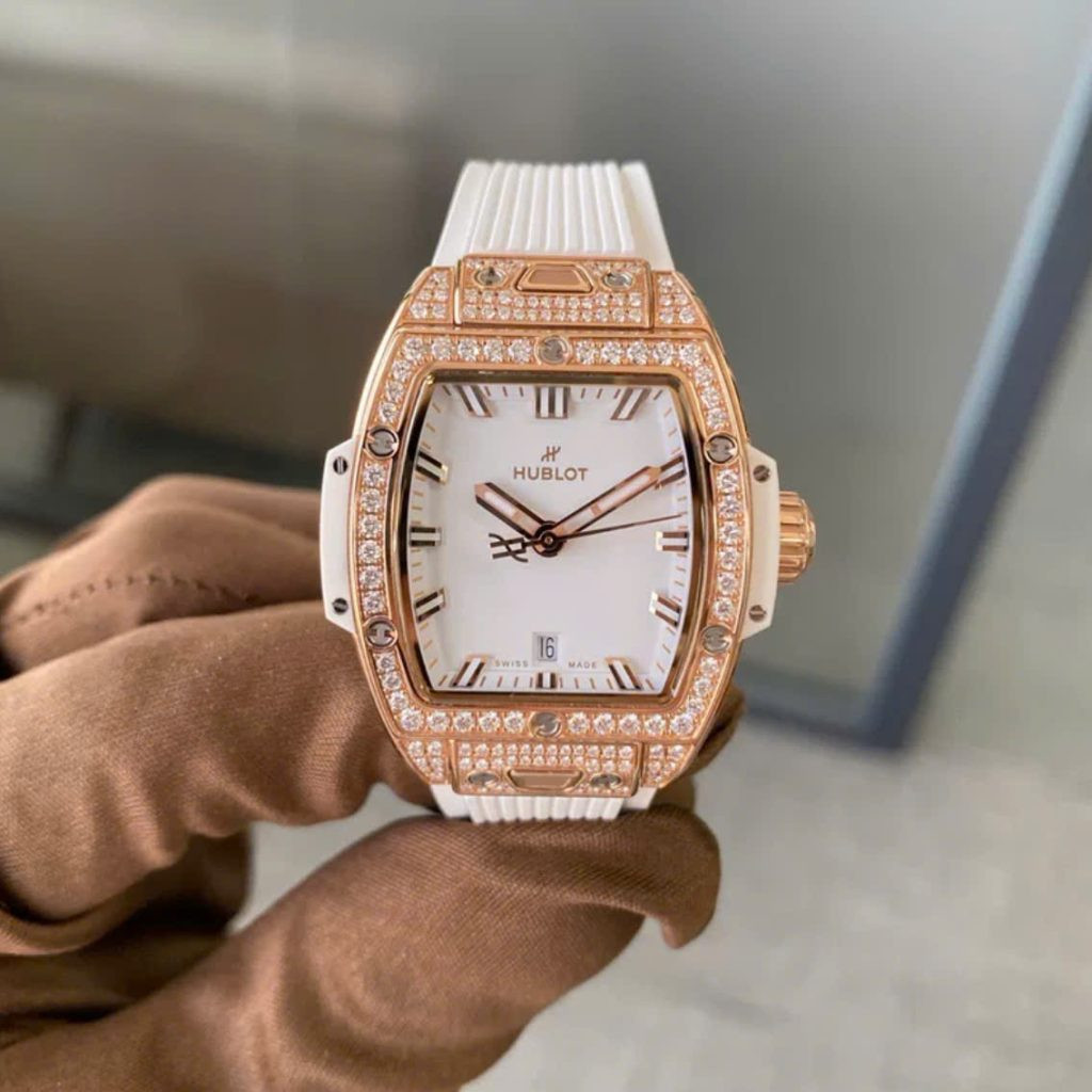 Mẫu đồng hồ Hublot 682.OE.2080.RW.1604 biểu tượng cho chất lượng Hublot cũ chính hãng
