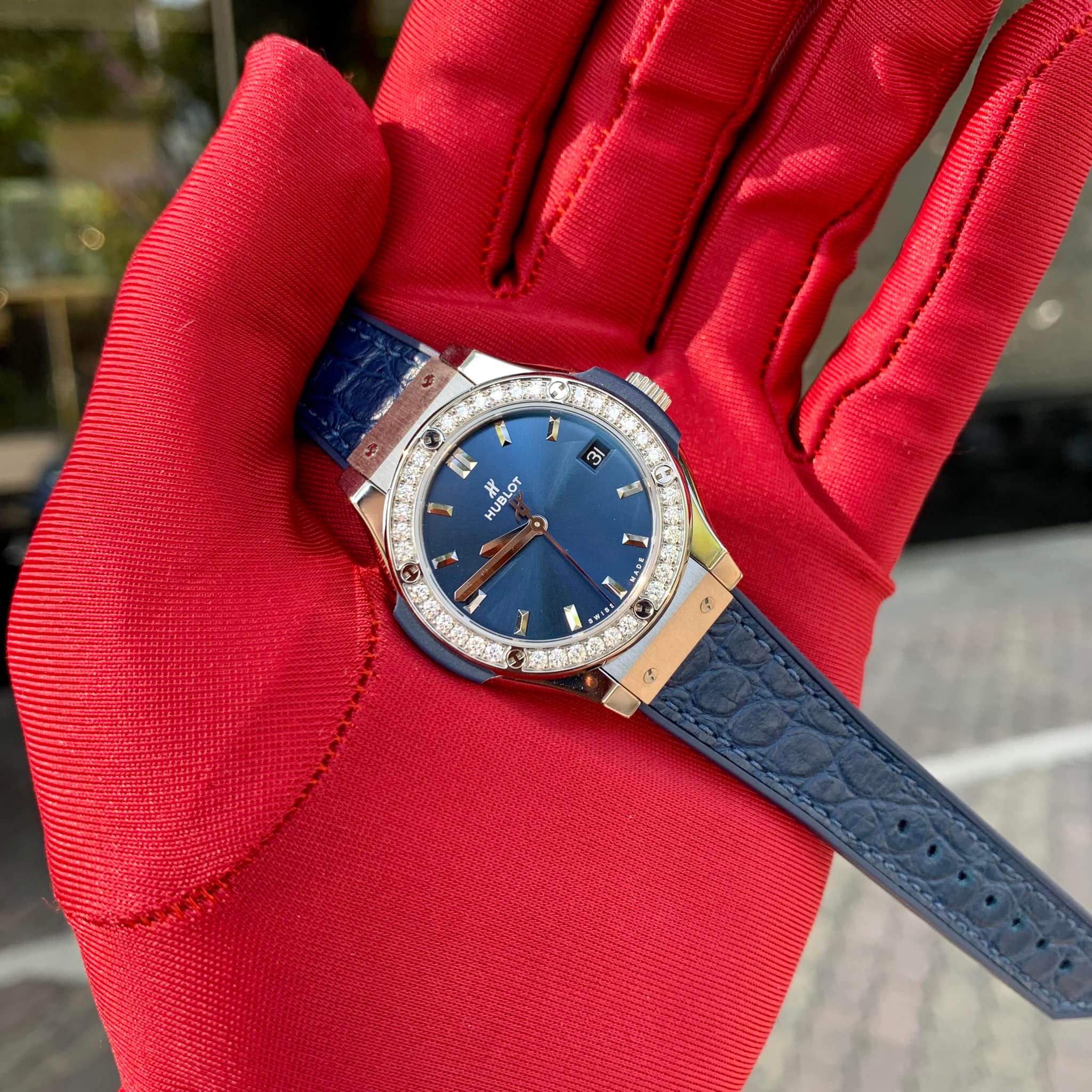 Thay Dây Da Đồng Hồ Hublot Classic Fusion: Nâng Tầm Đẳng Cấp Cho Cỗ Máy Thời Gian Của Bạn