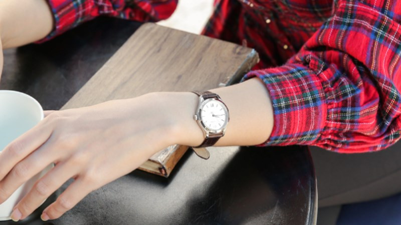 Khử mùi dây da đồng hồ Tissot bị ẩm