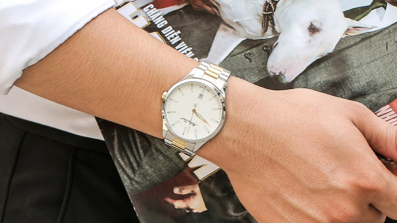 Cách đeo đồng hồ Tissot mặt úp hay ngửa