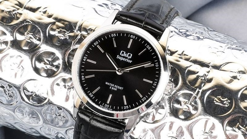 Kiểm tra khả năng chống nước của đồng hồ Q&amp;Q