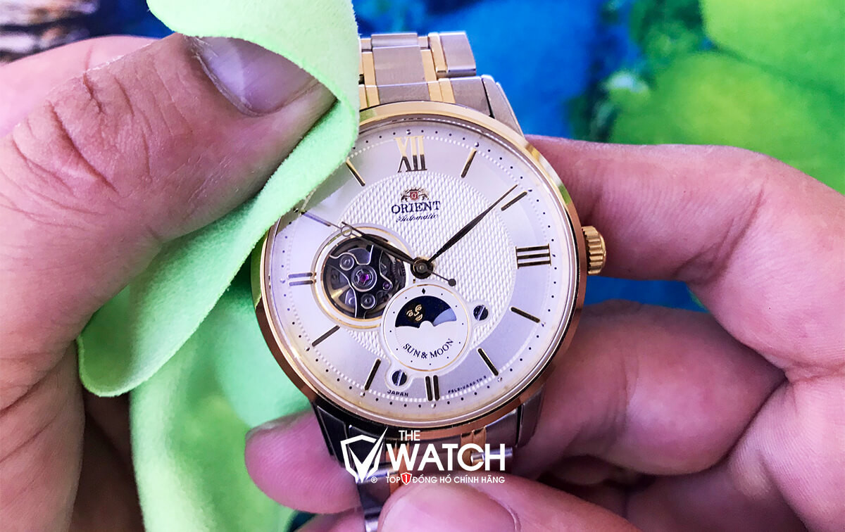 Cách vệ sinh vỏ và dây đồng hồ Casio Edifice EFR-539 đúng cách