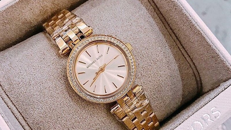 Cân nhắc khả năng tự thay pin đồng hồ Michael Kors tại nhà