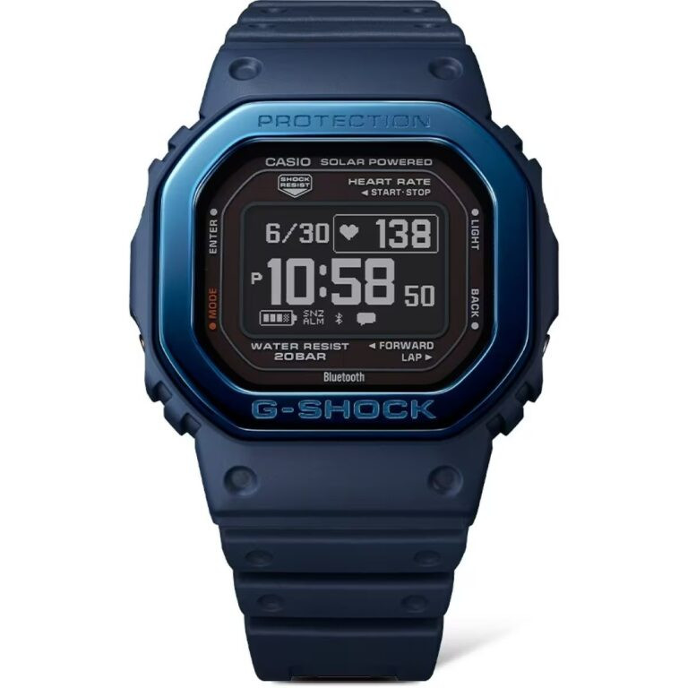 Casio DW-H5600MB-2DR trên cổ tay, thể hiện màn hình MIP sắc nét và khả năng theo dõi sức khỏe chuyên sâu cho vận động viên chạy bộ