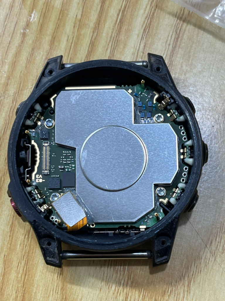 Đồng hồ Garmin Epix Gen 2 bị hỏng sau va đập hoặc vào nước, cần sửa chữa tại Hà Nội