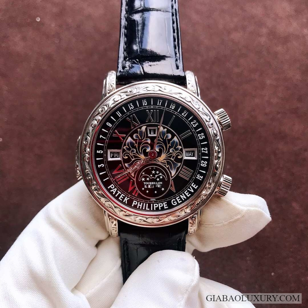 Vỏ đồng hồ Patek Philippe 6002G-010 được chế tác từ vàng trắng với hoa văn chạm khắc tỉ mỉ