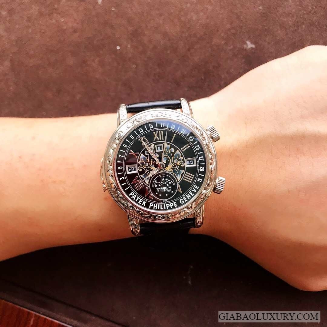 Chi tiết các nút điều khiển chạm khắc và cần gạt kích hoạt điểm chuông trên Patek Philippe 6002G-010