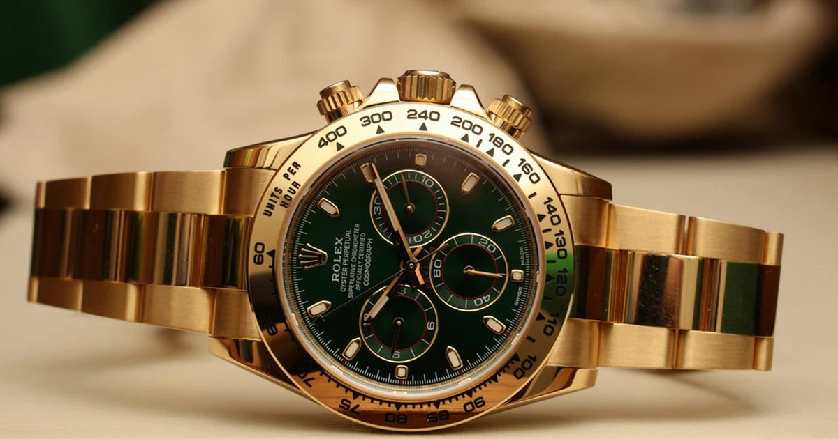 Giá trị và sự đầu tư của đồng hồ Rolex Winner 24 1992 với bối cảnh đua xe