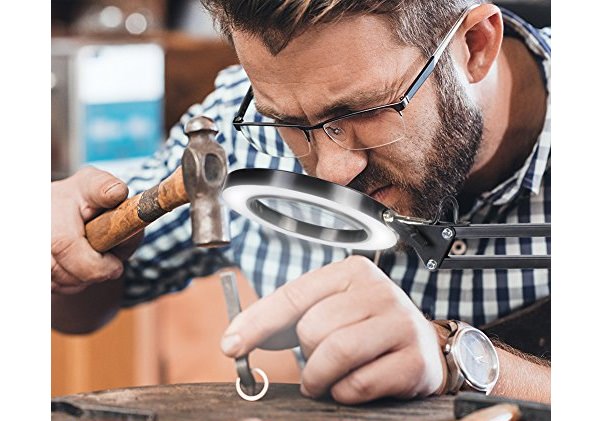 Kính Lúp Sửa Chữa Đồng Hồ: Công Cụ Không Thể Thiếu Của Mọi Thợ Đồng Hồ Chuyên Nghiệp