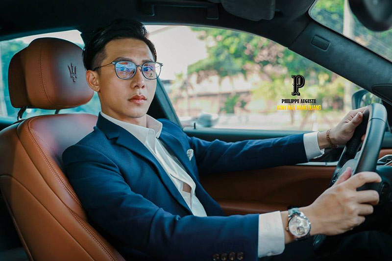 Phong cách thời trang đồng hồ kính mắt sành điệu qua sự kết hợp giữa kính mắt và phụ kiện thời trang