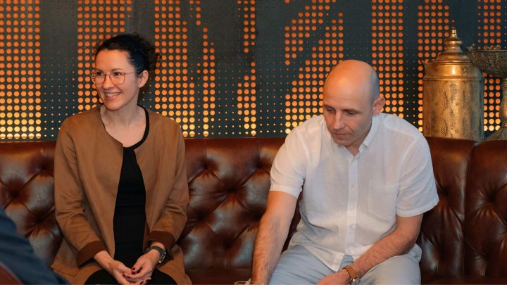 Nghệ nhân Stefan Kudoke và phu nhân Ev Kudoke, biểu tượng của sự tỉ mỉ trong từng bộ kim đồng hồ đeo tay