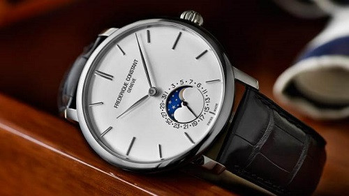 Đồng hồ Frederique Constant với bộ đếm ngày và hiển thị ngày đêm