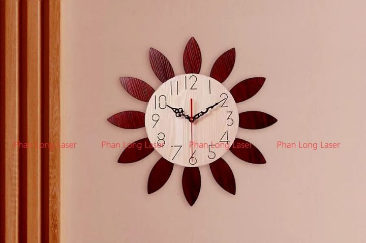Mẫu đồng hồ gỗ tròn đơn giản được làm theo yêu cầu, thể hiện sự tinh tế và tiện dụng.