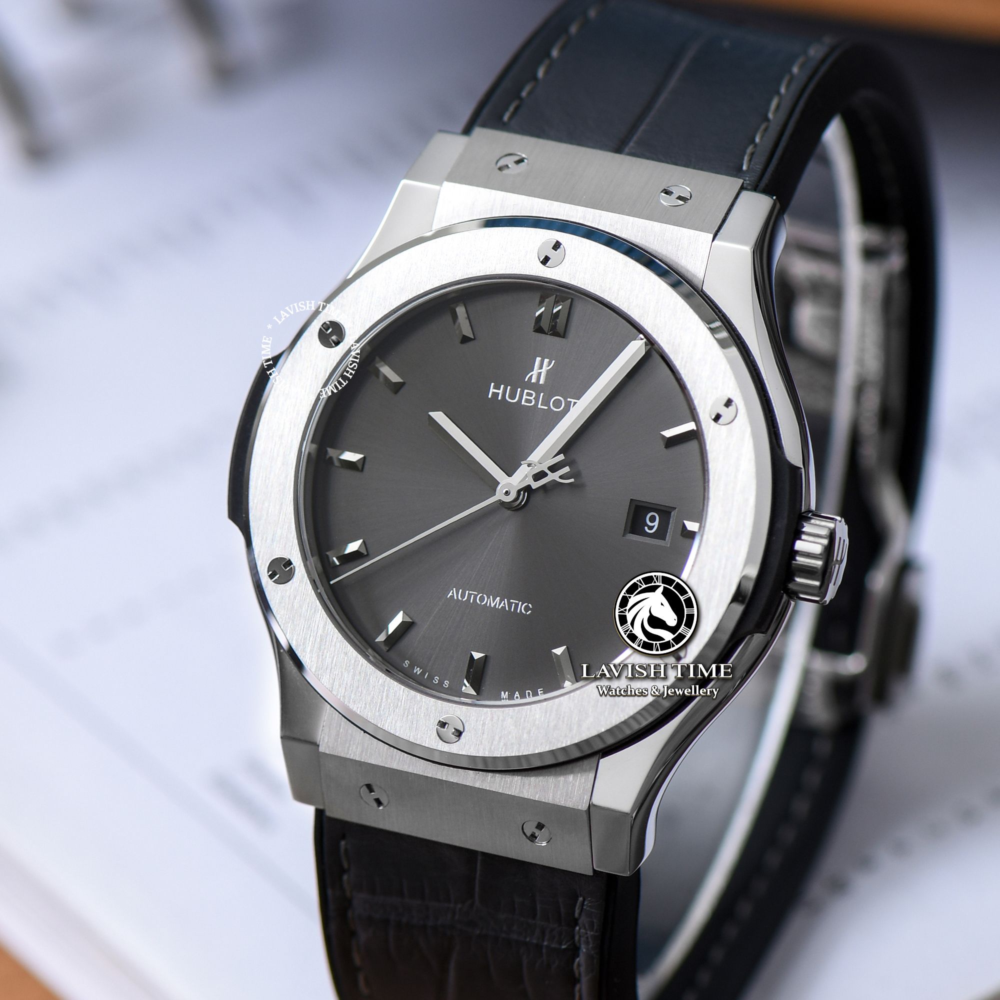 Đồng Hồ Hublot Classic Fusion Titanium: Biểu Tượng Sang Trọng Đỉnh Cao