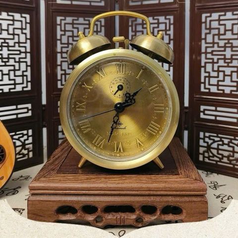 Đồng Hồ Bỏ Túi Cổ Điển: Biểu Tượng Phong Cách Vượt Thời Gian Đồng Hồ Bỏ Túi Cổ Điển: Biểu Tượng Phong Cách Vượt Thời Gian