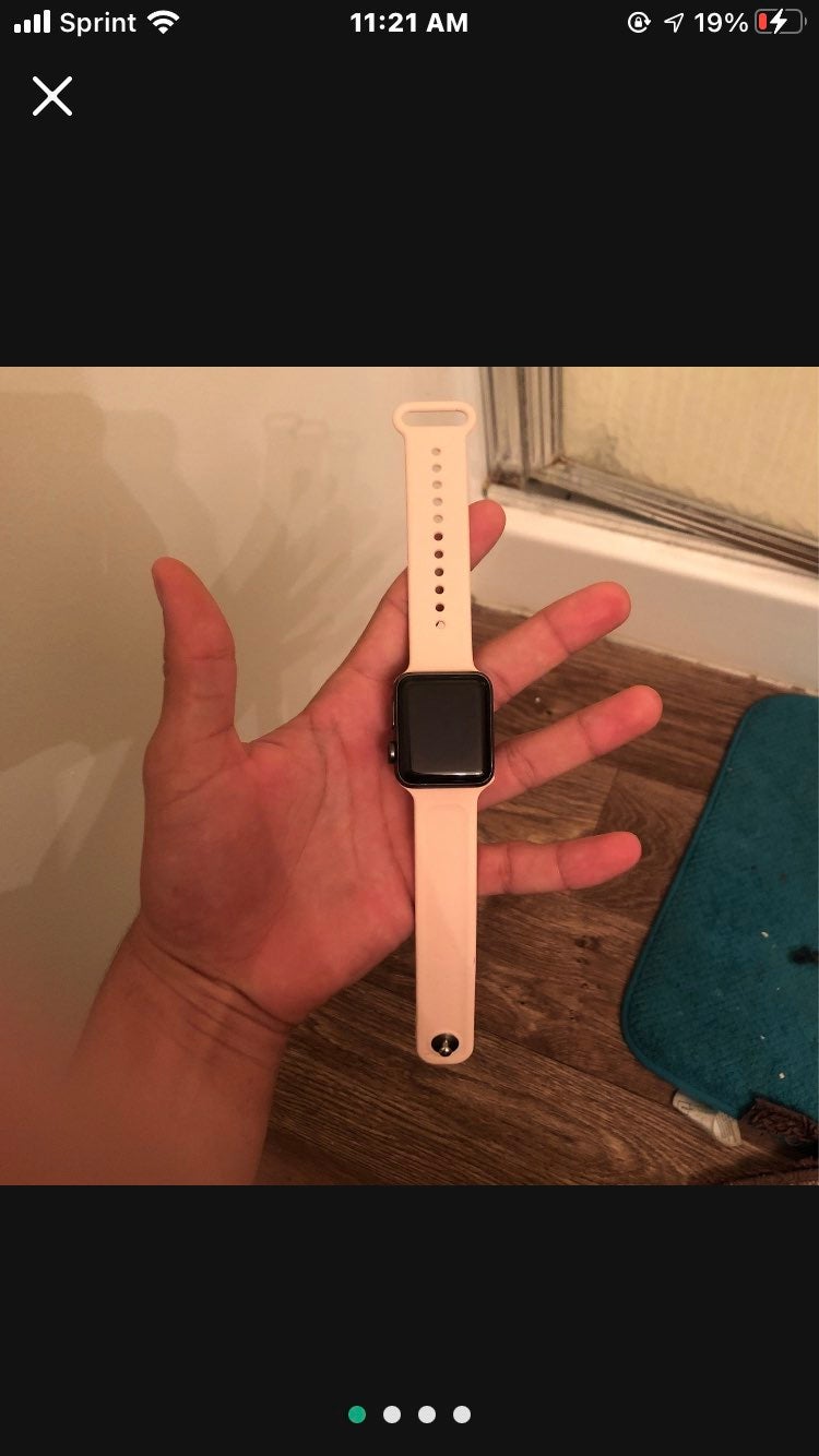 Đánh Giá Đồng Hồ Apple Watch 4 Cũ: Lựa Chọn Thông Minh Hay Rủi Ro Tiềm Ẩn?
