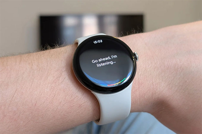 Màn hình AMOLED sắc nét của đồng hồ thông minh có Google Pixel Watch 3