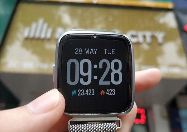 đồng hồ thông minh dafit y7 hiển thị các chức năng theo dõi