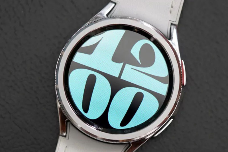 Mặt đồng hồ Fluid Number của Galaxy Watch, với thiết kế đơn giản nhưng tinh tế, là một trong những mặt đồng hồ Galaxy Watch đẹp và được ưa chuộng nhất.