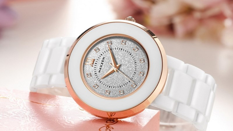 Sức hút vượt thời gian của đồng hồ nữ màu trắng tinh tế và đẹp mắt