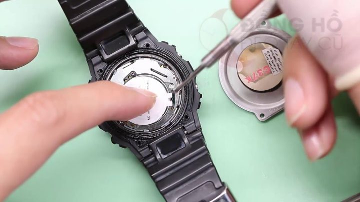 Cách Thay Pin Đồng Hồ G-Shock và Baby-G Tại Nhà: Hướng Dẫn Chi Tiết và Bí Quyết Bảo Toàn Khả Năng Chống Nước