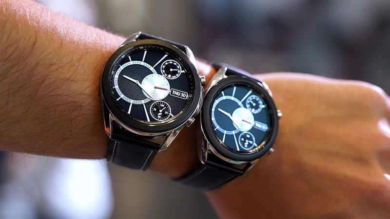 Hai kích thước của Galaxy Watch 3 trên cổ tay, giúp người dùng tìm được đồng hồ thông minh phù hợp