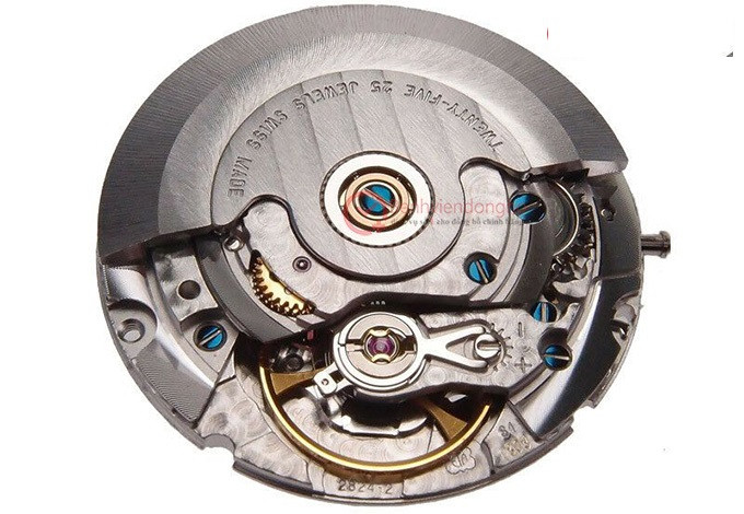 Hình ảnh cận cảnh các cấp độ hoàn thiện của máy đồng hồ ETA 2824-2