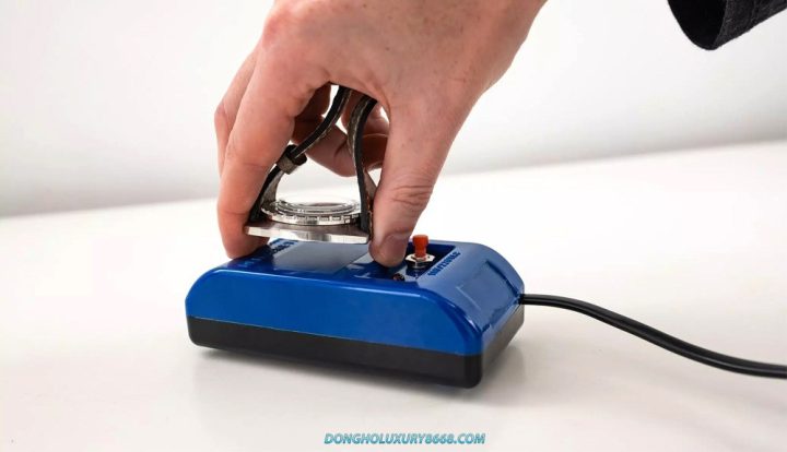 Máy khử từ đồng hồ chuyên dụng, cần thiết cho việc sửa chữa và bảo dưỡng