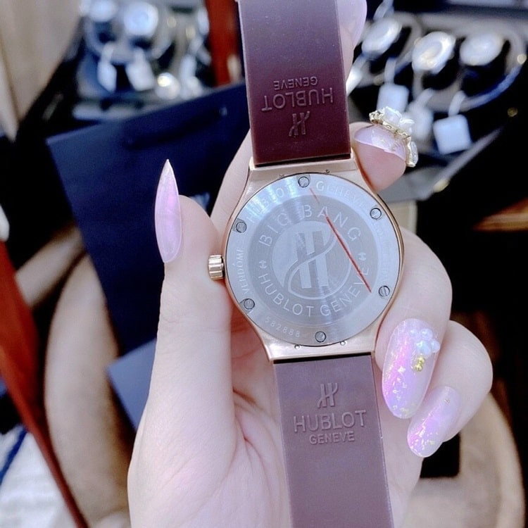 bộ máy Quartz của đồng hồ Hublot nữ nạm kim cương
