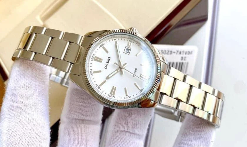 Mẫu đồng hồ nam cho sinh viên Casio MTP-1302D-7A1VDF đơn giản, tinh tế
