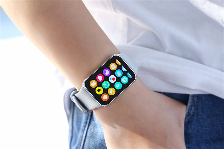Màn hình AMOLED lớn sắc nét trên Xiaomi Mi Band 8 Pro