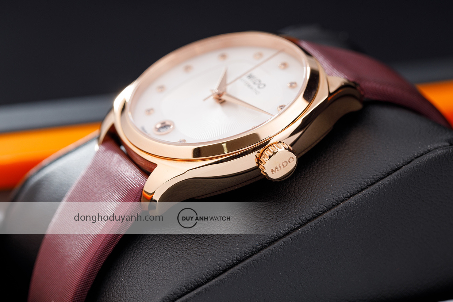 Mido Belluna Royal Lady M024.307.37.116.00 mặt nghiêng, hiển thị chi tiết vỏ