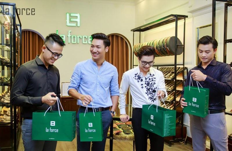 Nhiều nghệ sĩ Việt tin tưởng mua dây da đồng hồ tại LaForce