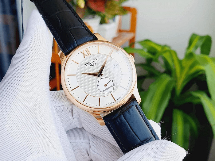 Logo WatchStore và hình ảnh cửa hàng bán đồng hồ Tissot chính hãng TPHCM