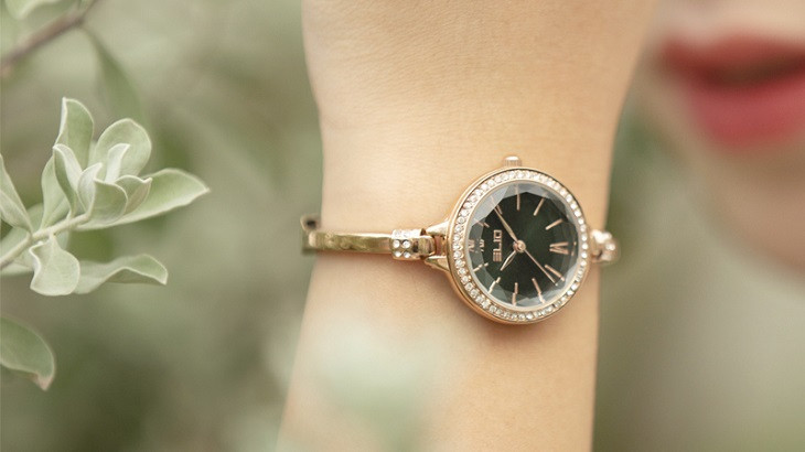 Đồng hồ nữ Elio Nàng Thơ 26 mm ES040-01 có xuất xứ từ Việt Nam, thiết kế tinh tế