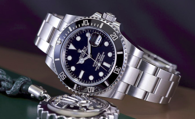 Rolex Submariner, chiếc đồng hồ lặn biểu tượng với khả năng chống nước vượt trội và độ chính xác cao, xứng đáng là một trong những đồng hồ đẹp nhất thế giới.