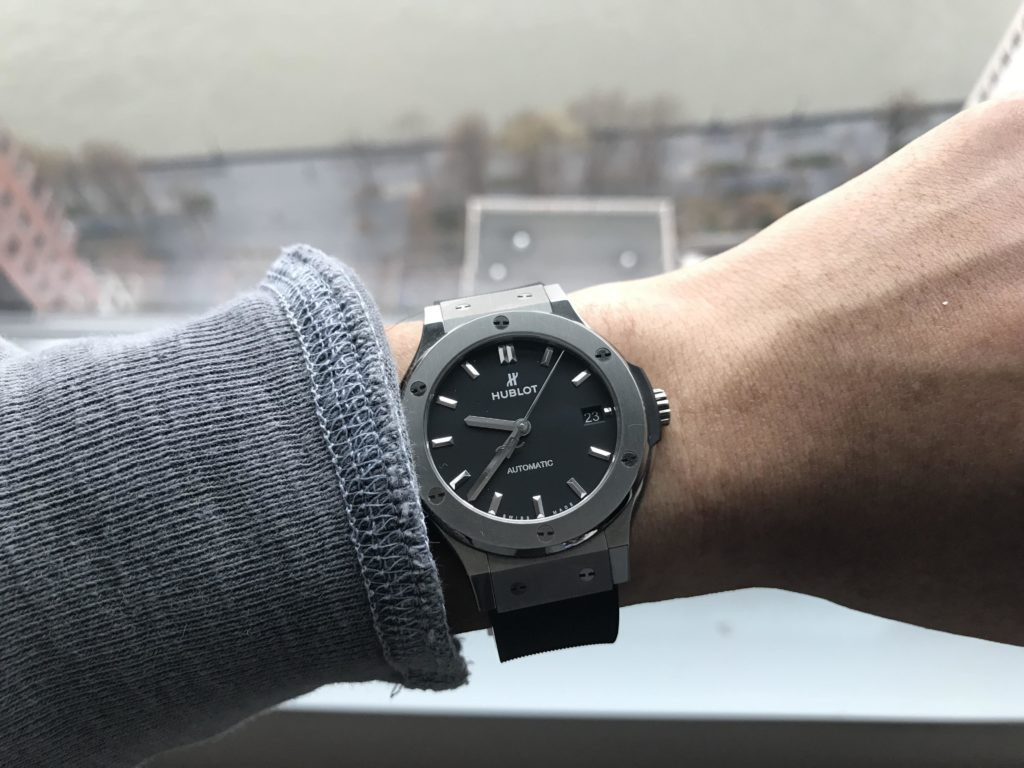 Hublot Classic Fusion với thiết kế đơn giản, cổ điển và ốc vít lộ thiên đặc trưng, là một mẫu đồng hồ đẹp nhất thế giới mang dấu ấn thời gian.