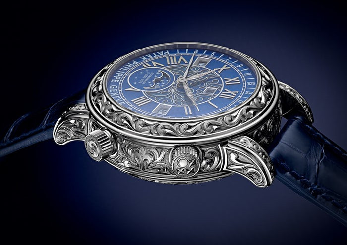 Patek Philippe Sky Moon Tourbillon với mặt số chạm khắc thủ công tinh xảo, một kiệt tác trong danh sách những đồng hồ đẹp nhất thế giới.