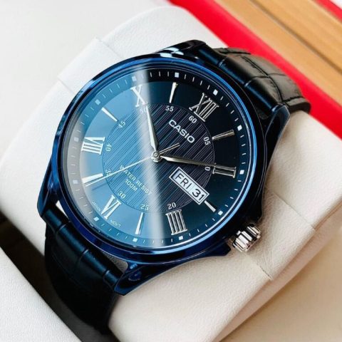 Casio MTP-1384BUL-1A, đồng hồ nam đẹp dưới 2 triệu với mặt đen viền xanh