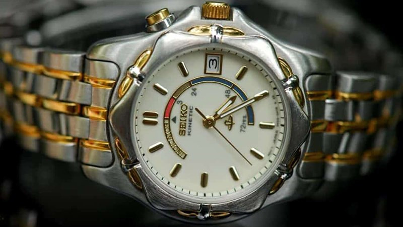 Pin của đồng hồ cơ lai pin có thể hoạt động liên tục trong 3 tháng, một ưu điểm đáng tìm hiểu về đồng hồ đeo tay