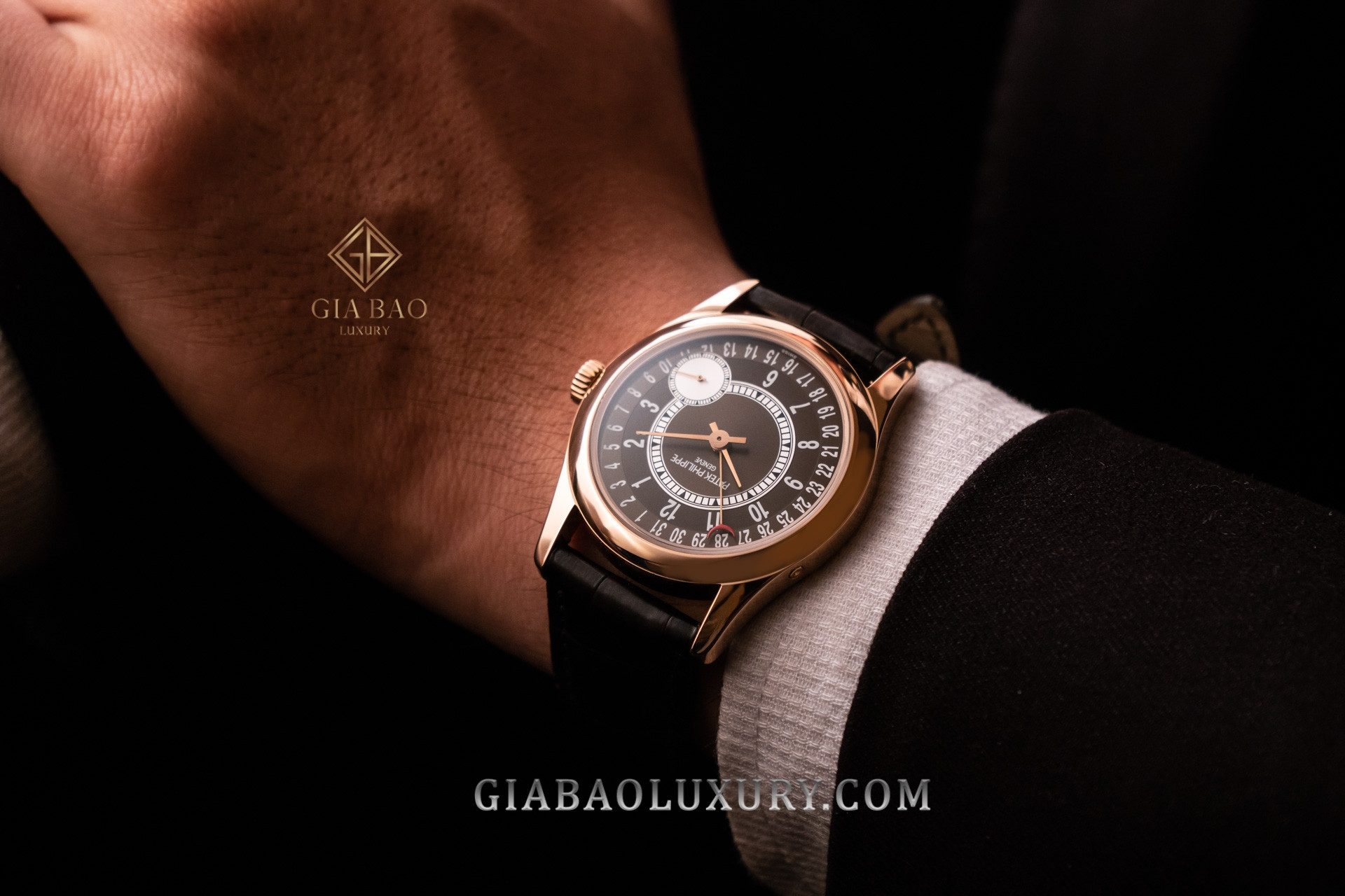 Đồng hồ Patek Philippe Complications Ref. 6000R-001 mặt số đen