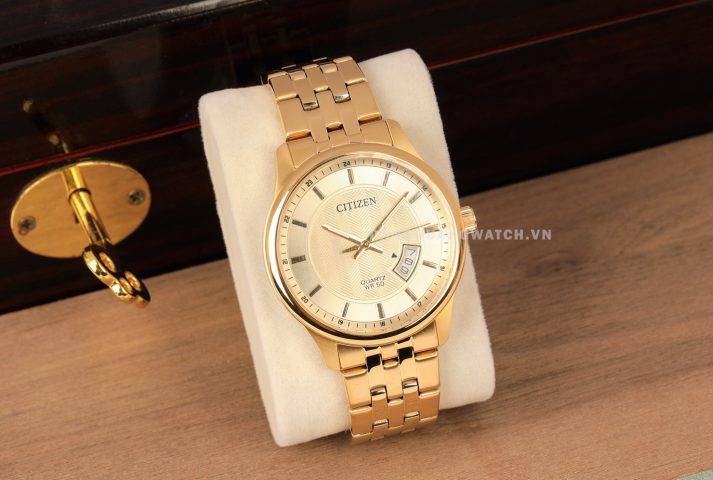 Quầy trưng bày các mẫu đồng hồ chính hãng đang được sale off tại hệ thống cửa hàng Đăng Quang Watch.