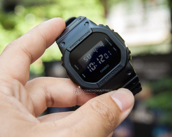Đồng hồ G-Shock DW-5600BB-1DR màu đen, thiết kế vuông cổ điển, nổi bật sự bền bỉ