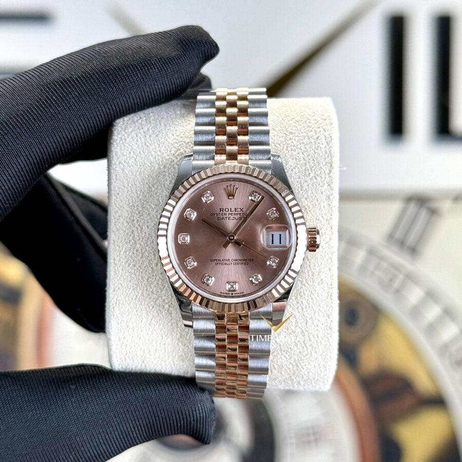Đồng hồ Rolex Datejust 278271-0024 Pink Mặt Số Phấn Hồng 31mm tôn lên vẻ đẹp cổ tay tròn của quý cô.