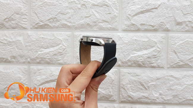 Màn hình đồng hồ Samsung Gear S3 Classic hiển thị bản đồ định vị GPS