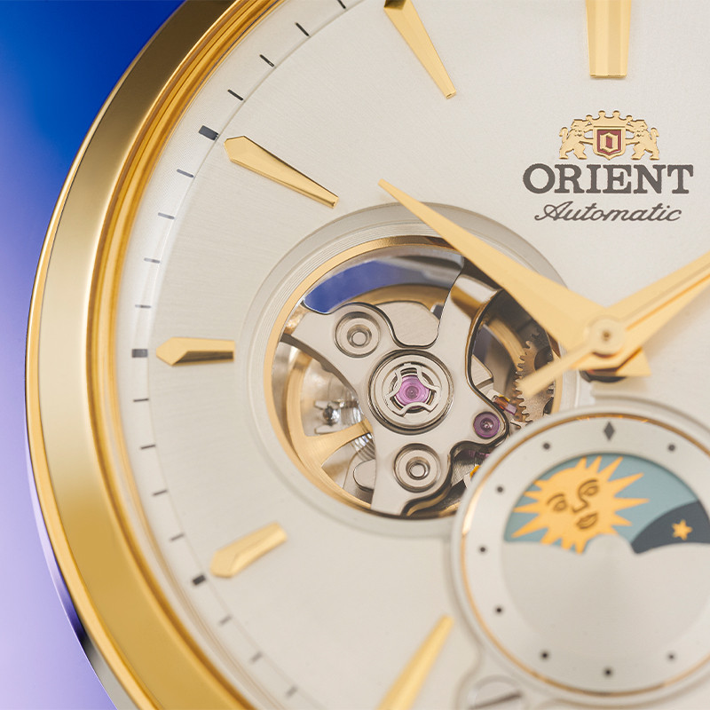 Thiết kế thanh lịch của đồng hồ Orient phiên bản đặc biệt RA-AS0105S30B với mặt số tròn 41.5mm và dây da cao cấp.